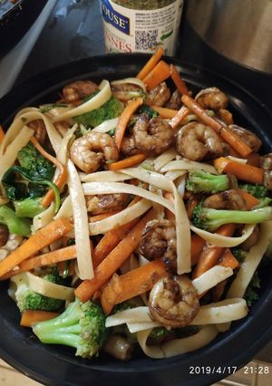 A picture of Thai Linguine Stir Fry.