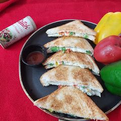 A picture of Bell pepper tandoori mayonnise sandwich.
