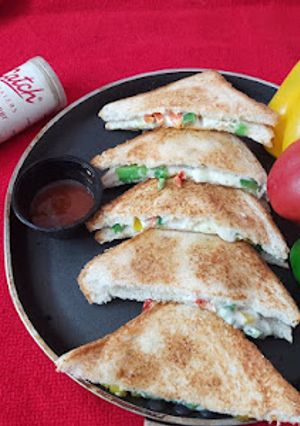 A picture of Bell pepper tandoori mayonnise sandwich.
