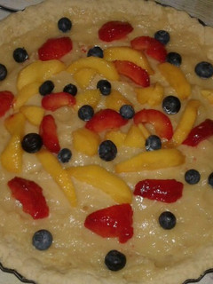 Una foto de Tarta con crema pastelera y frutas