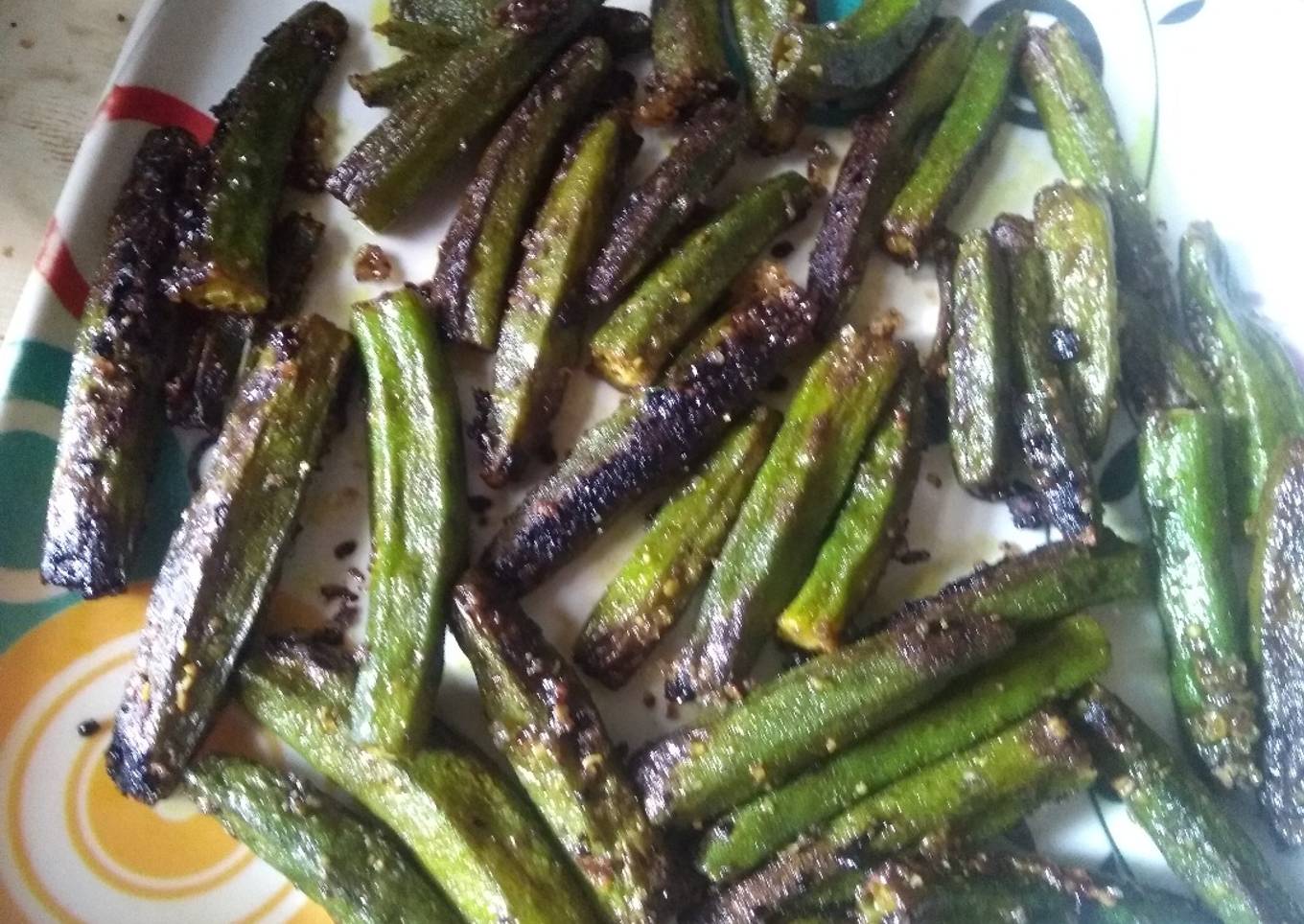 Sorse dharosh (mustard lady's finger stir fry)
