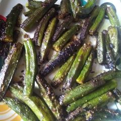 A picture of Sorse dharosh (mustard lady's finger stir fry).