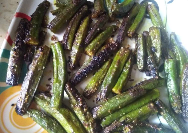 Sorse dharosh (mustard lady's finger stir fry)