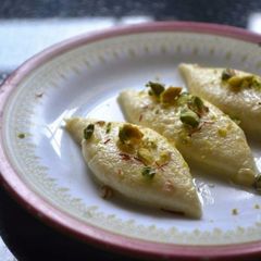 A picture of Malai chum chum.