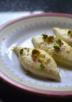 A picture of Malai chum chum.