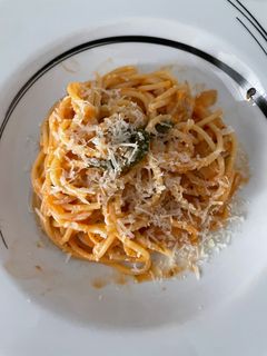 Una foto de Espaguetis con Salsa cremosa