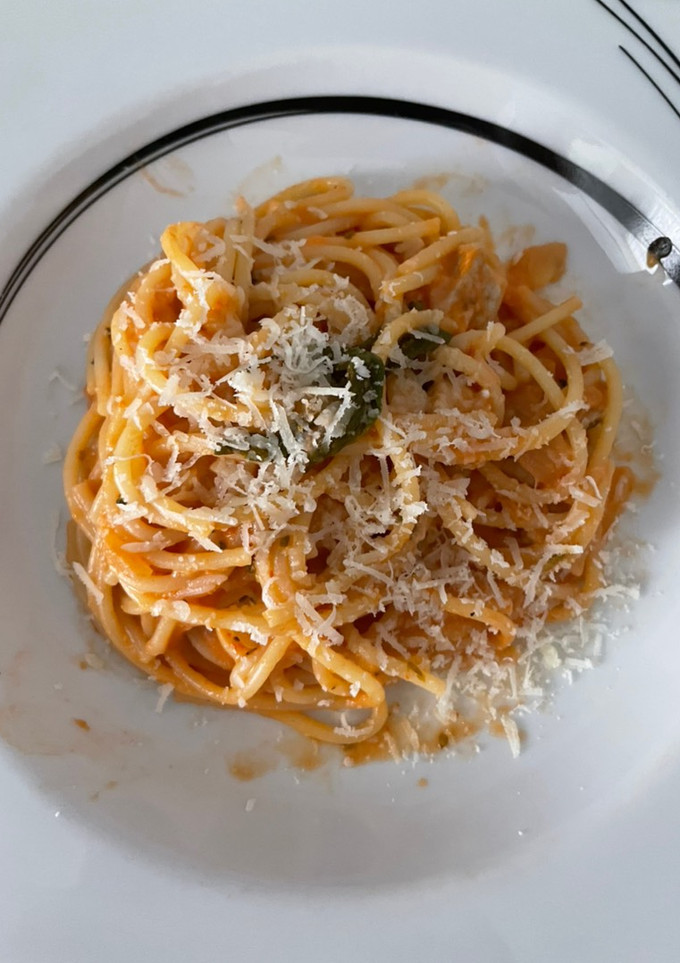 Una foto de Espaguetis con Salsa cremosa