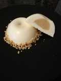 Panna cotta al cioccolato bianco con inserto di gelee di banana