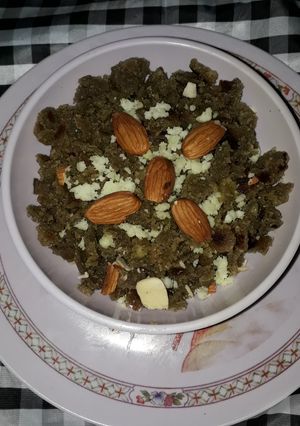 A picture of Jaggery.