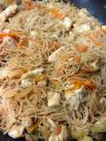 Noodles con pollo y verduras