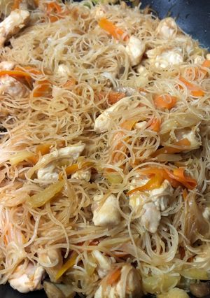 Foto principal de Noodles con pollo y verduras