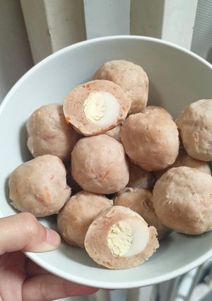 Foto resep Bola Ayam Isi Telur Puyuh