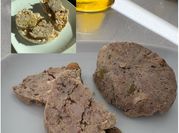 Una foto de queso aceite cecina