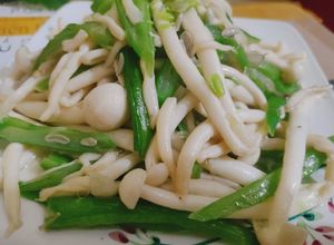 Hình của món Món chay: Nấm xào đậu cô ve.