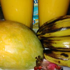 A picture of Mango and banana smoothie.