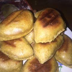 A picture of Baked mini meatpie.