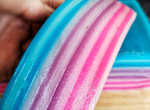 Gambar Kuih lapis rainbow