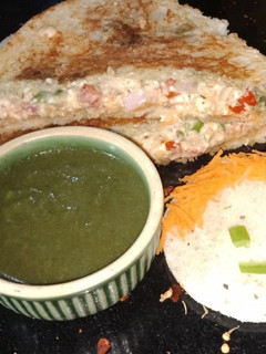 વેજ મેયોગ્રીલ સેન્ડવિચ(Veg Mayo Grill Sandwich Recipe in Gujarati) રેસીપી મુખ્ય ફોટો