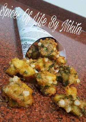 A picture of Sabudana aloo pakode.