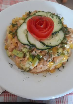 Una foto de Tartar de salmón, manzana verde y mango