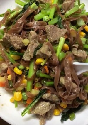 Hình của món Mì xào bò rau củ eat clean.