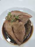 Codillo de cerdo con embeurre de lentejas (puré)