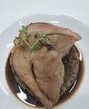 Codillo de cerdo con embeurre de lentejas (puré)