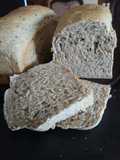 Pan integral con semillas y nueces