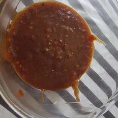 A picture of Pizza sauce.