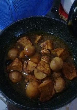 Foto resep Semur tahu telor kentang endes