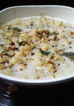 A picture of Bundi raita.