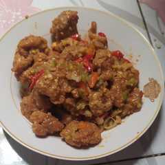 A picture of Ayam tepung saos telur ayam.