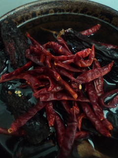 Una foto de Aceite o manteca picante aromatizados con chile de árbol las Correa