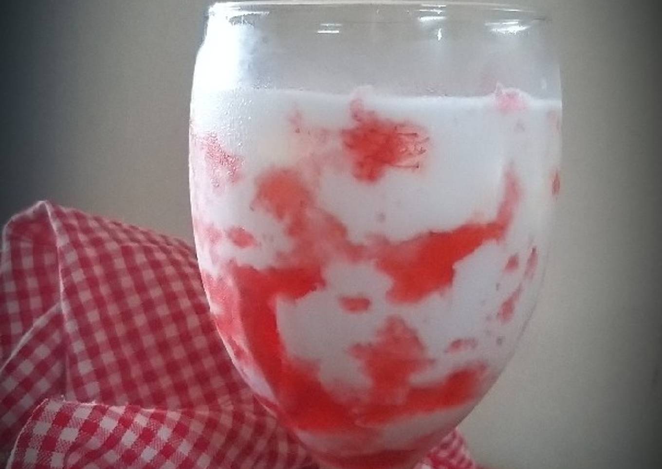 Korean strawberry milk