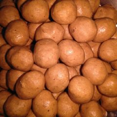 A picture of Besan ladoo.