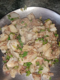 फलाहारी आलू (Falahari aloo recipe in hindi) रेसिपी मुख्य फोटो