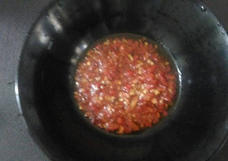 Bagaimana Menyiapkan Sambel Cabe Merah yang Enak Banget