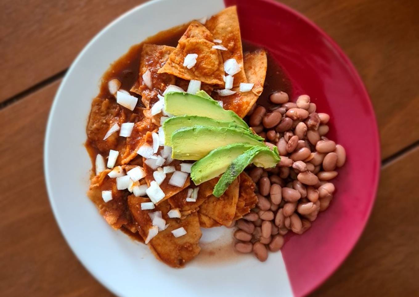 Chilaquiles rojos veganos