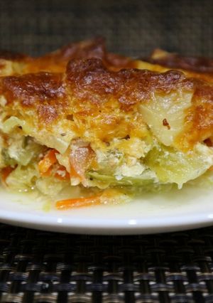 Фото Овощная запеканка с курицей в духовке.