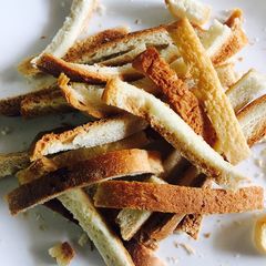 A picture of Bread crumbs.