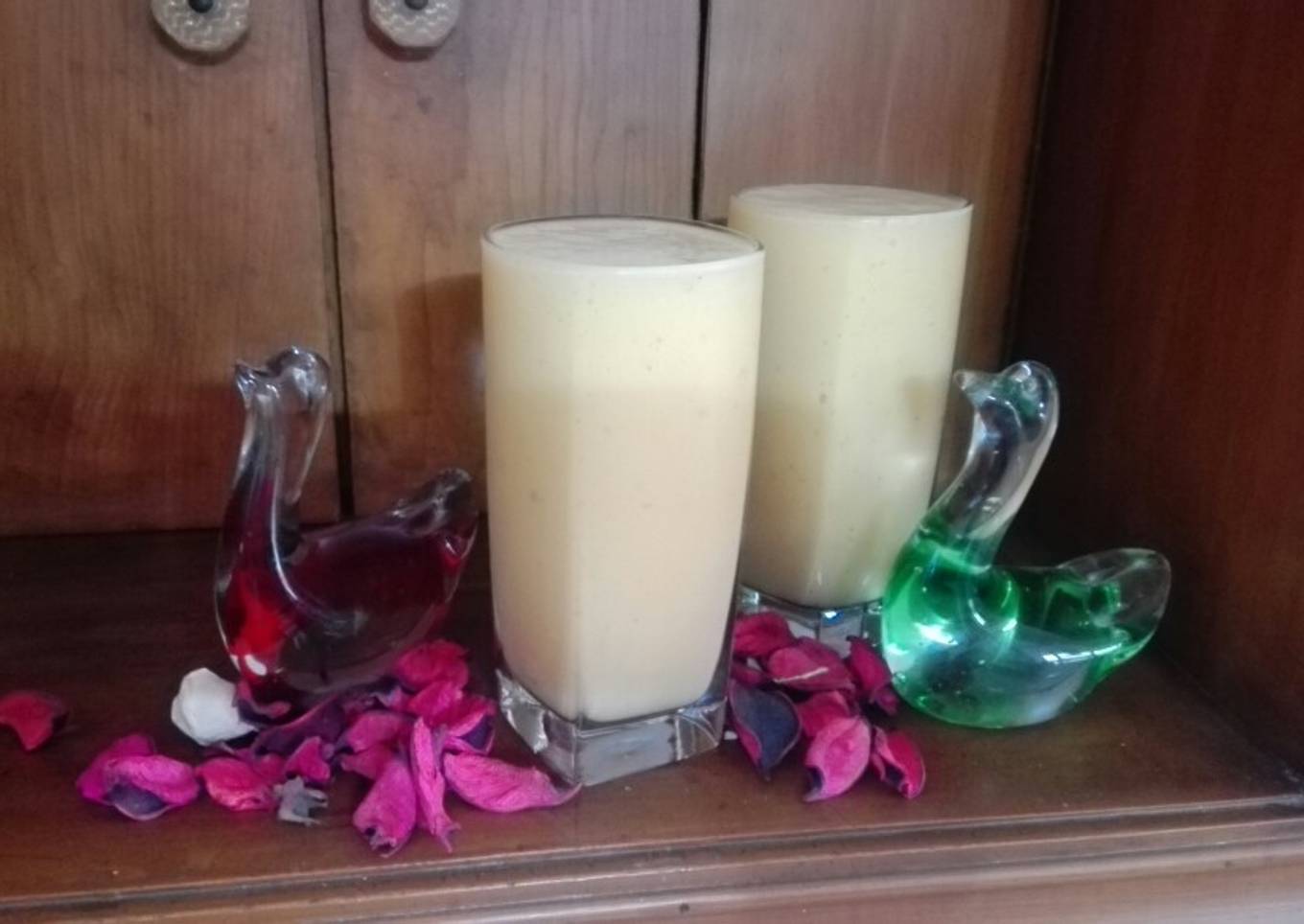 Peach, mango and banana shake