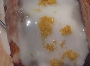 Una foto de bizcocho con bicarbonato