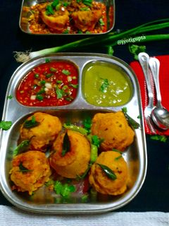 ब्रेड बटाटा वड़ा(bread batata vada recipe in hindi) रेसिपी मुख्य फोटो