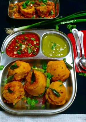 ब्रेड बटाटा वड़ा(bread batata vada recipe in hindi) रेसिपी मुख्य फोटो