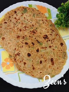 A picture of Spring Onion Green Rotis.
