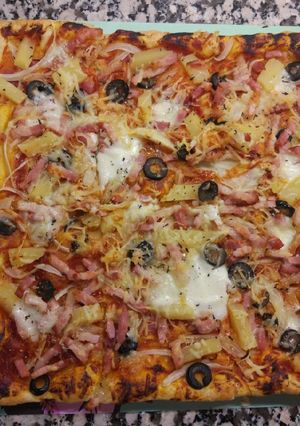 Foto principal de Pizza de hojaldre con bacon, piña, aceitunas negras Y TRUFA💜