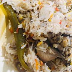 A picture of Jhatpat chicken pulao.