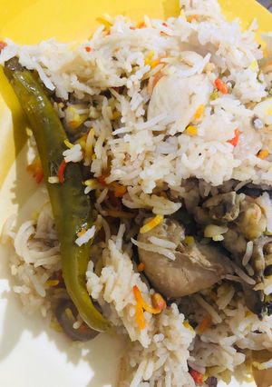 A picture of Jhatpat chicken pulao.