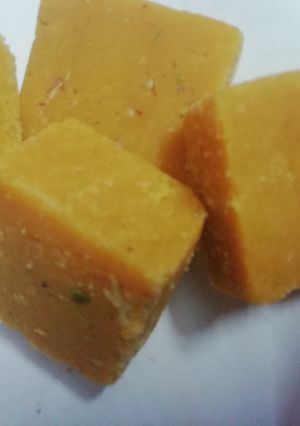 A picture of Besan Burfi.