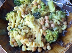 Une photo de One pot pasta aux brocolis et pois chiches